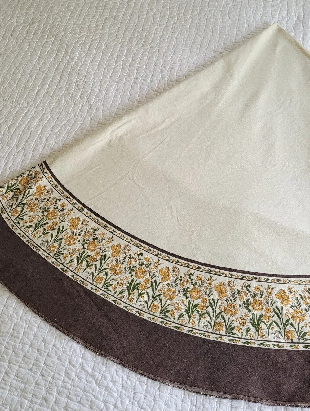 Vintage Tan Yellow Brown Floral Round Tablecloth 69